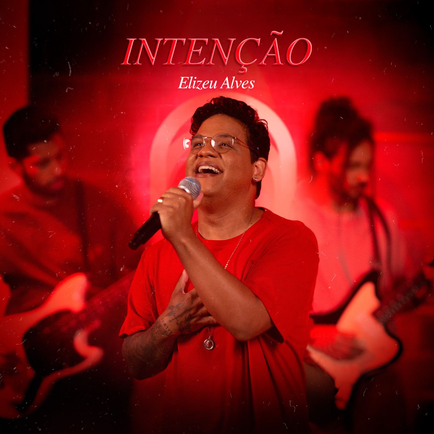 Multi-instrumentista, Elizeu Alves é uma das grandes revelações do worship“Intenção” é composição do próprio cantor; Felipe Trindade assina a produção