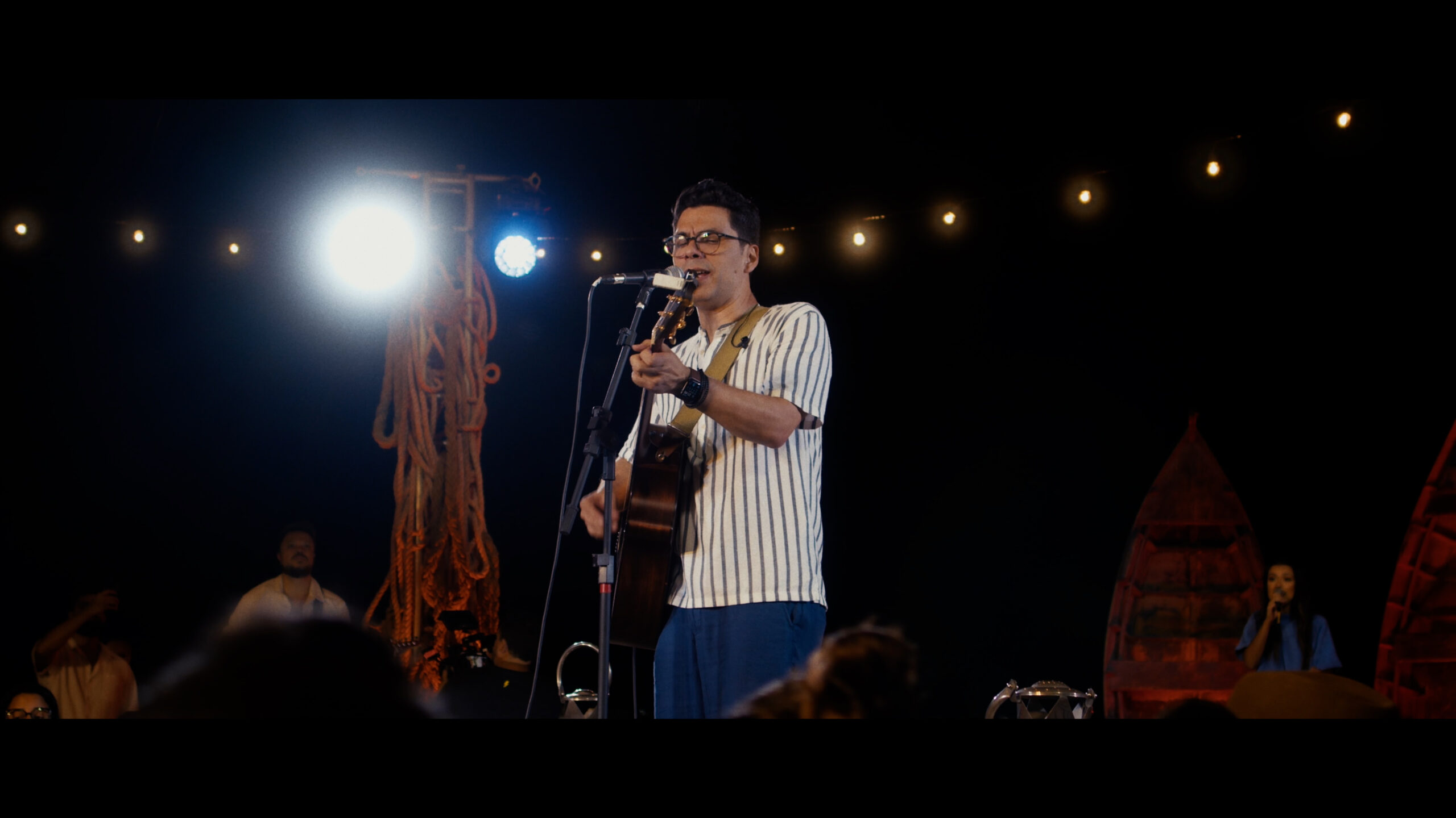 Paulo César Baruk traz uma nova versão do belíssimo single “Em Teus Braços”