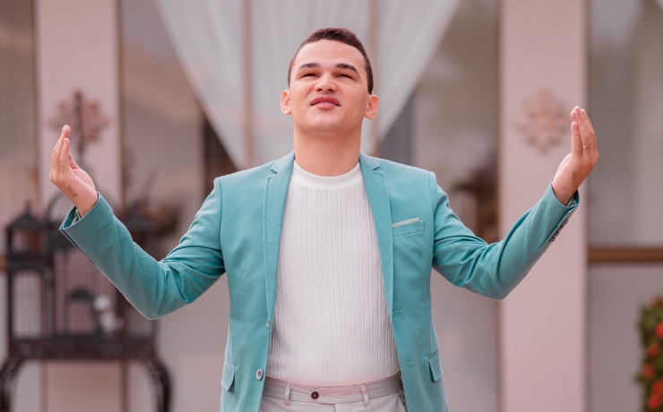 A verdadeira adoração interpretada por Adaelson Guimarães na canção “Adore”