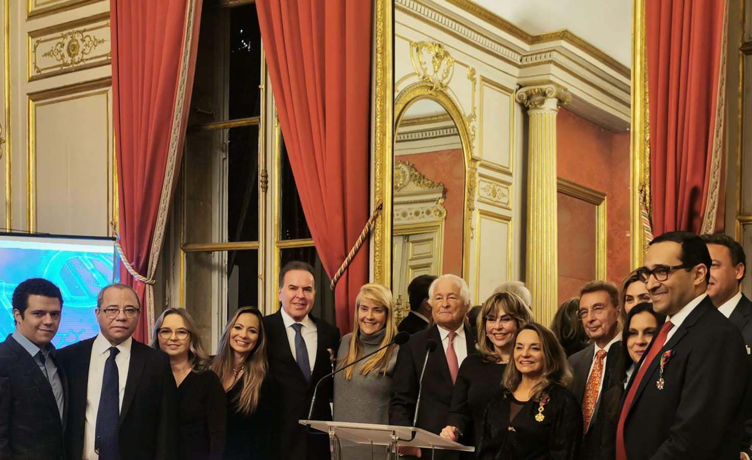 Brasileiros são homenageados no Palácio de Luxemburgo, em Paris