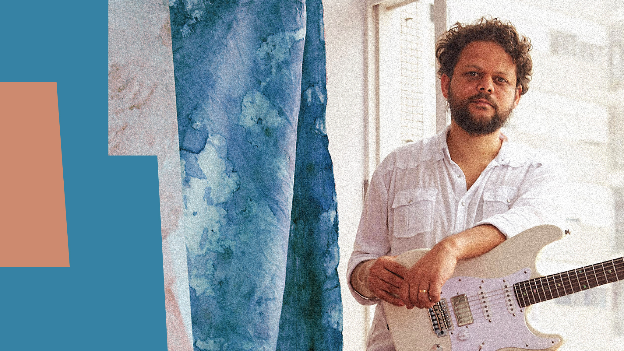 Marcos Almeida lança releitura de “Tenho Sede”, de Gilberto Gil, na série “Canções Para Morar em Tempos Difíceis”