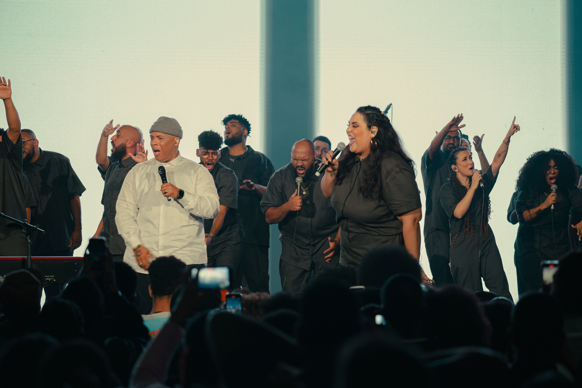 O Grupo One Service apresenta seu novo single “Não Estou Só”