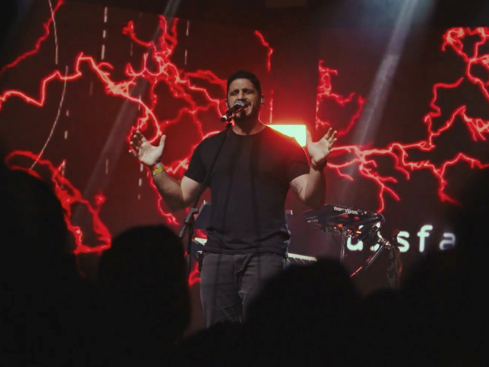 Tarik Mohallem e o rock cristão na força do single “A Natureza Humana – Ao Vivo”