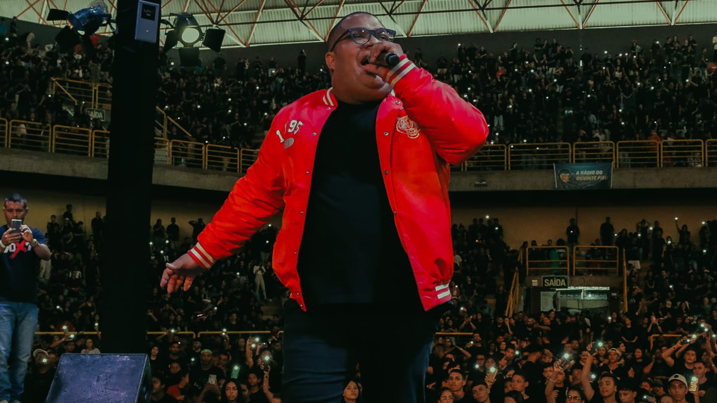 Douglas Borges lança “Vem com Sua Glória” em collab com Messias Santos