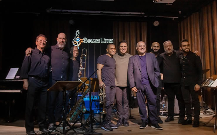 Rodrigo Soeiro lança “Clássicos”, uma coletânea de hinos eternos em ritmo de Jazz