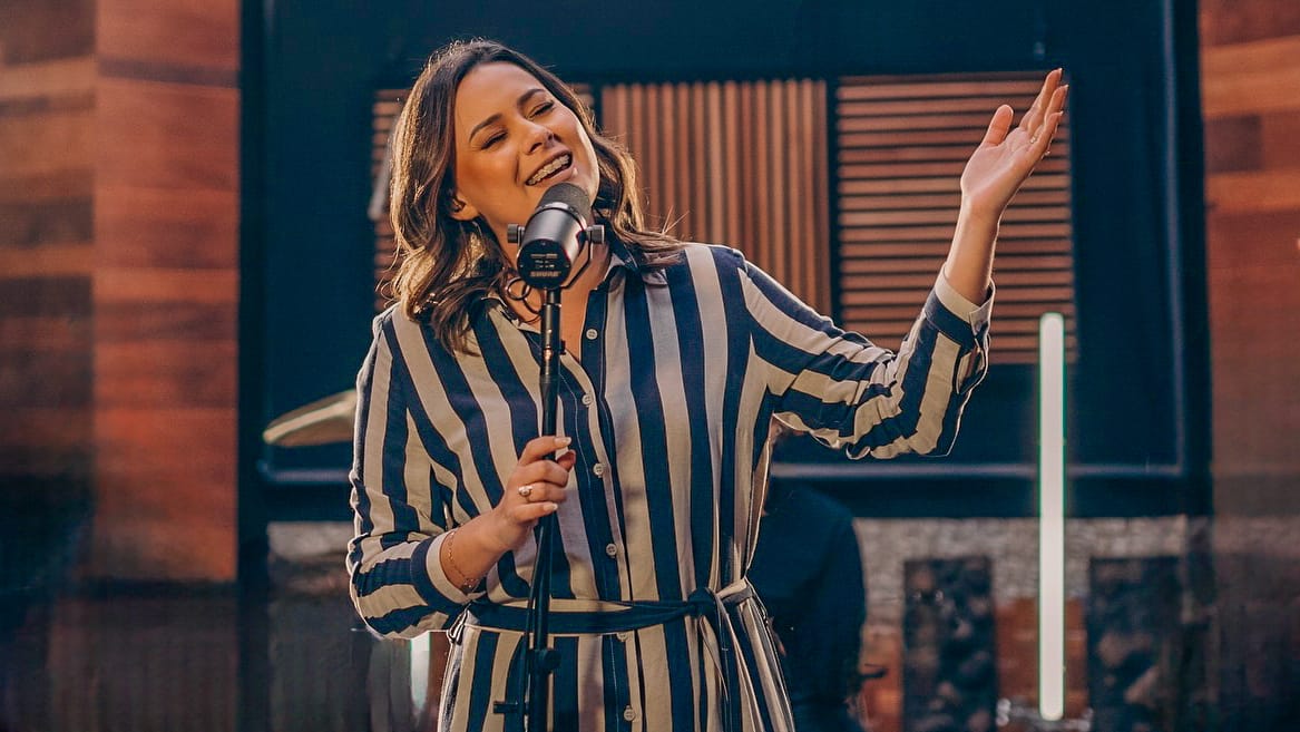 Ketlyn Elisama lança single de estreia “Não Pare de Adorar”