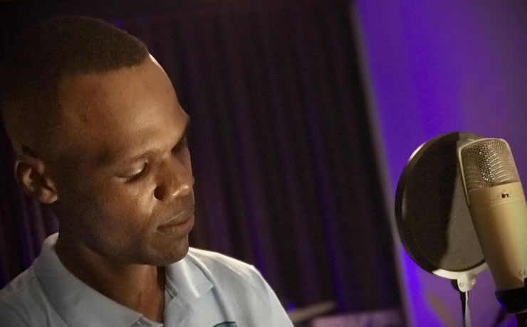 Igor Inspiração dribla dificuldades e lança álbum de músicas autorais com ajuda de rifa