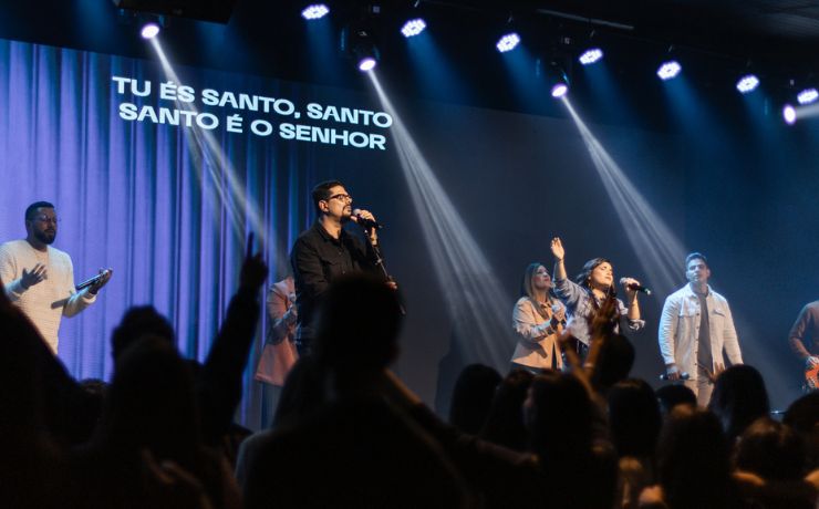Fred Arrais e Angelim Music na linda canção de adoração vertical e entrega a Deus