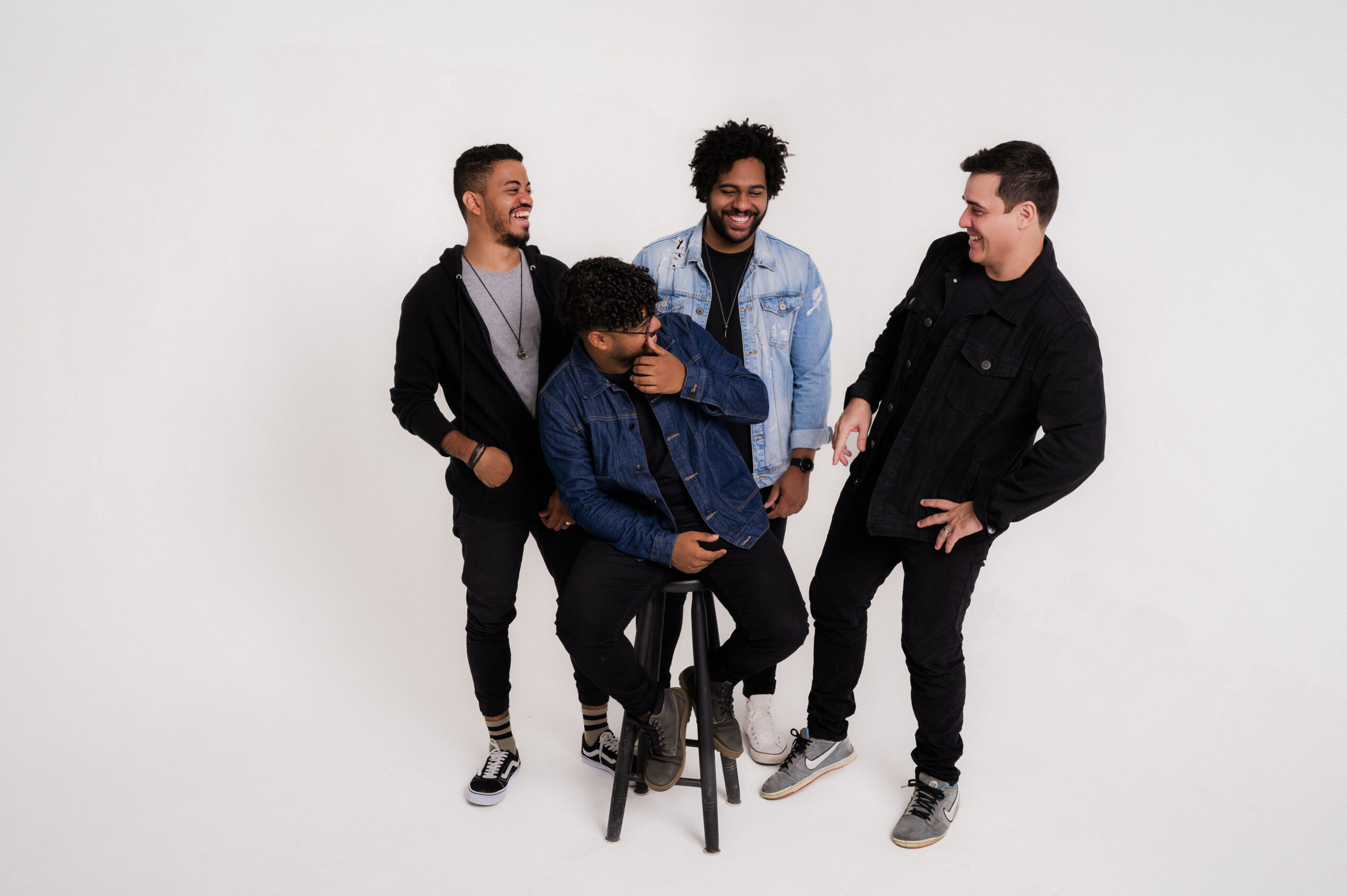 A canção “Bênçãos Que Não Têm Fim” em uma vibrante versão da Banda Khorus