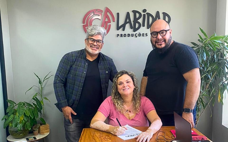 O produtor Angelo Luiz faz parceria com a Labidad Produções