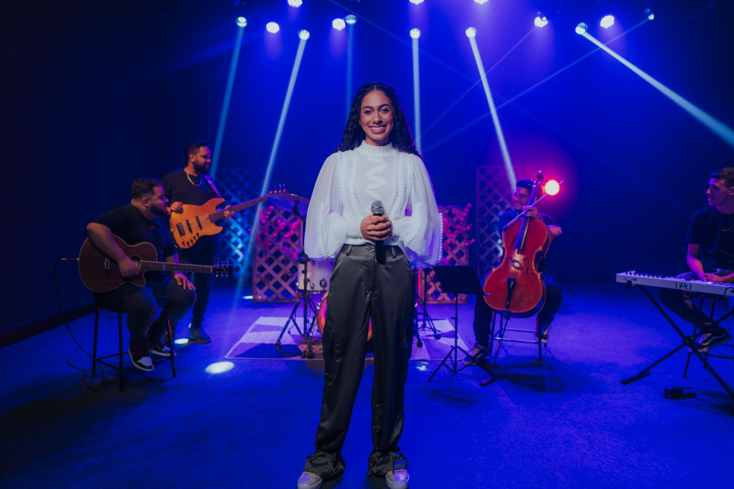 Izabelle Ribeiro lança o seu primeiro feat. com a Quadrangular Worship