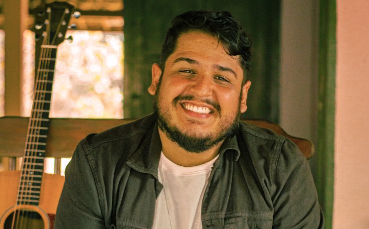 Em seu primeiro lançamento Gabriel Febali diz que “Não é tarde” para ouvir Deus