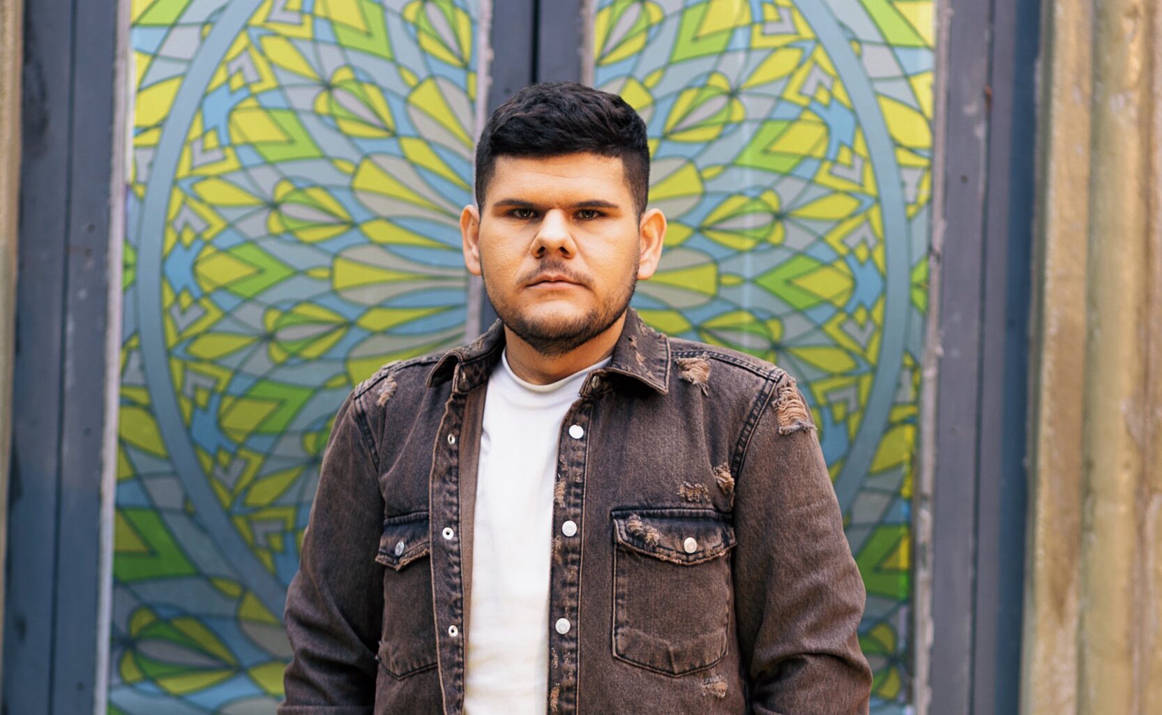 Conheça Matheus Trindade, cantor do sucesso “Quando Ele Fala”