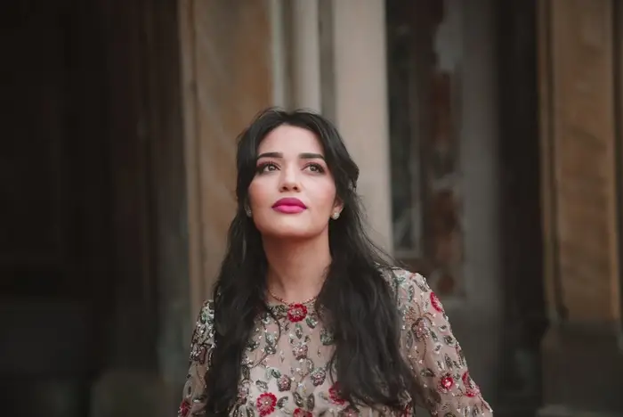 Novo álbum de Nicoli Francini entrega diversidade musical e mensagens de fé