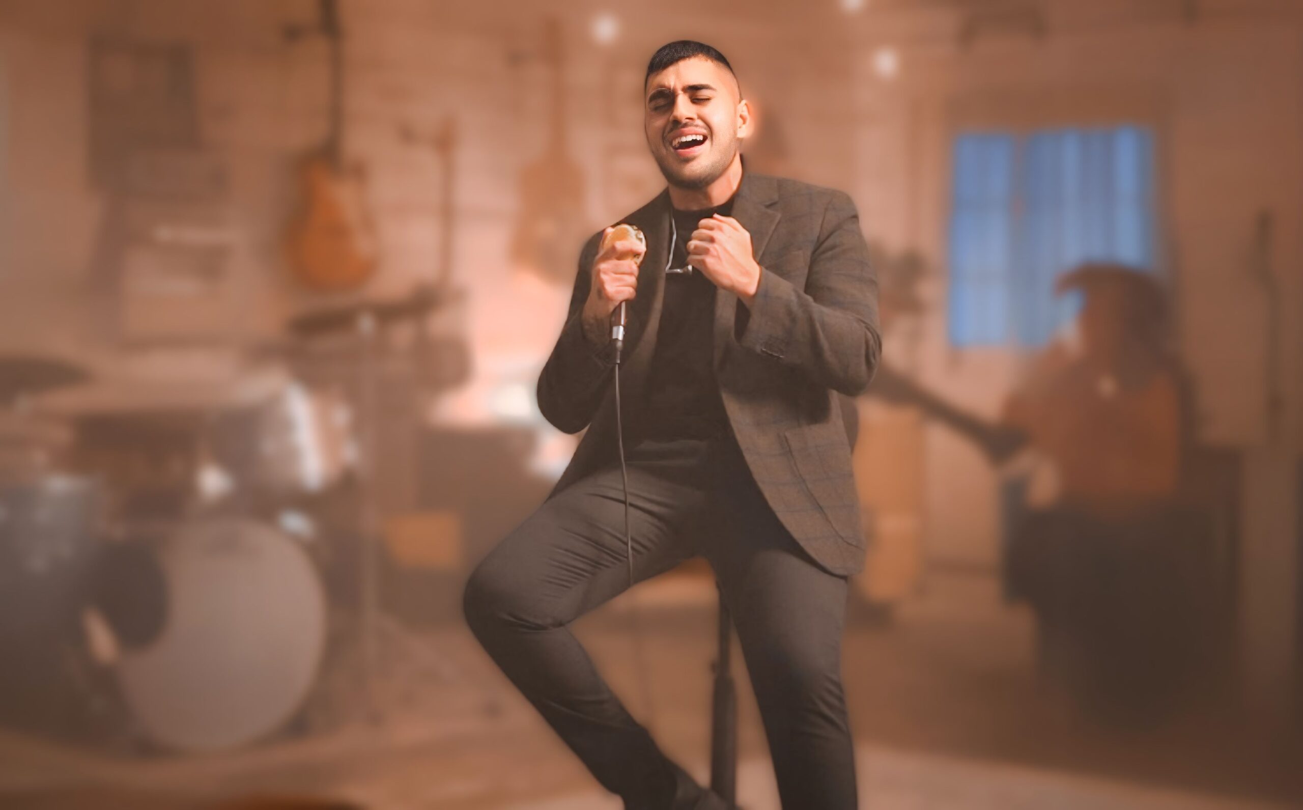 O cantor sertanejo Emídio traz a canção “A Senha”, a chave para uma vida com propósito