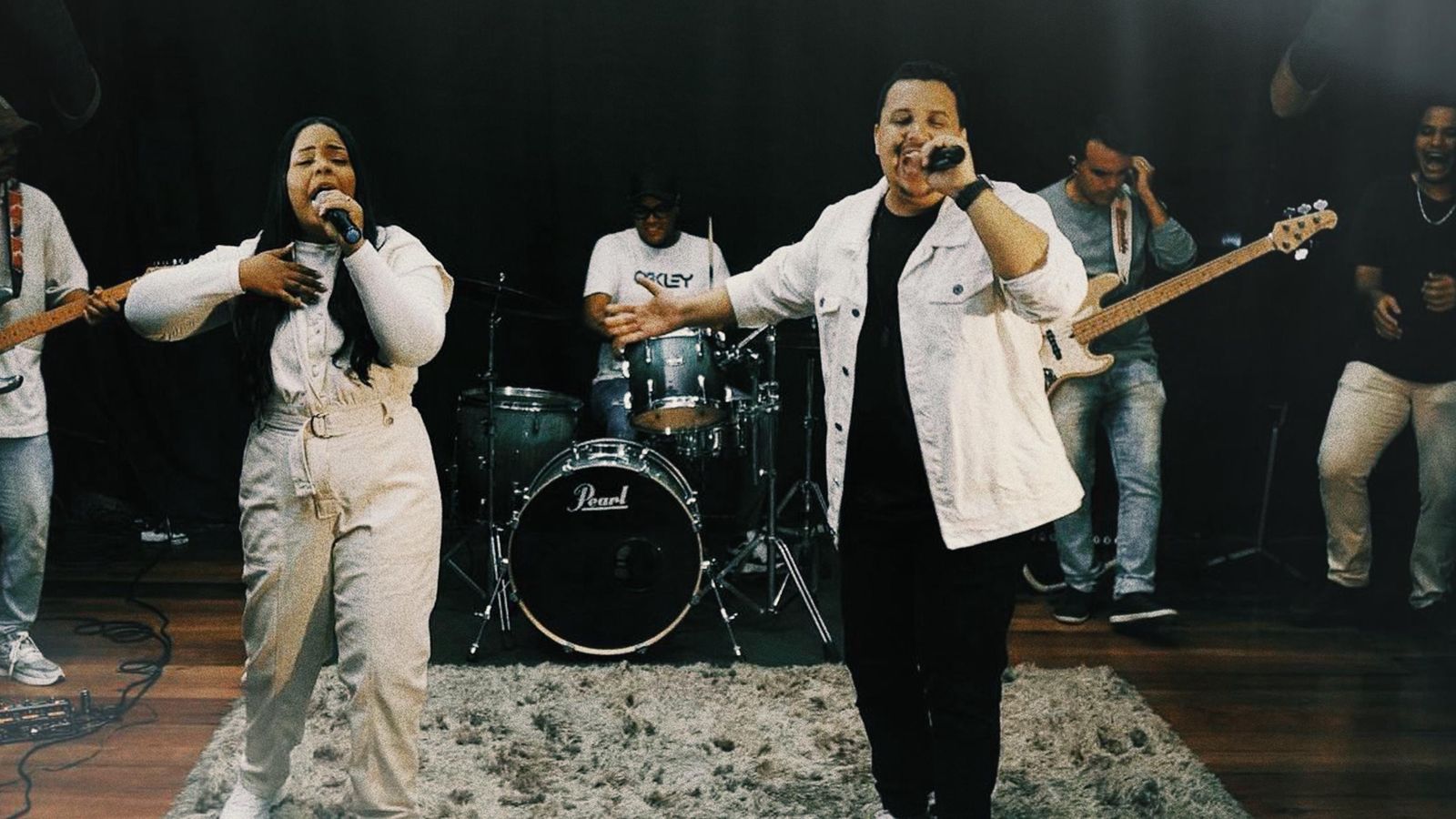Kleber e Meire lançam o single “O Céu Veio Até Mim” pela Bless Music