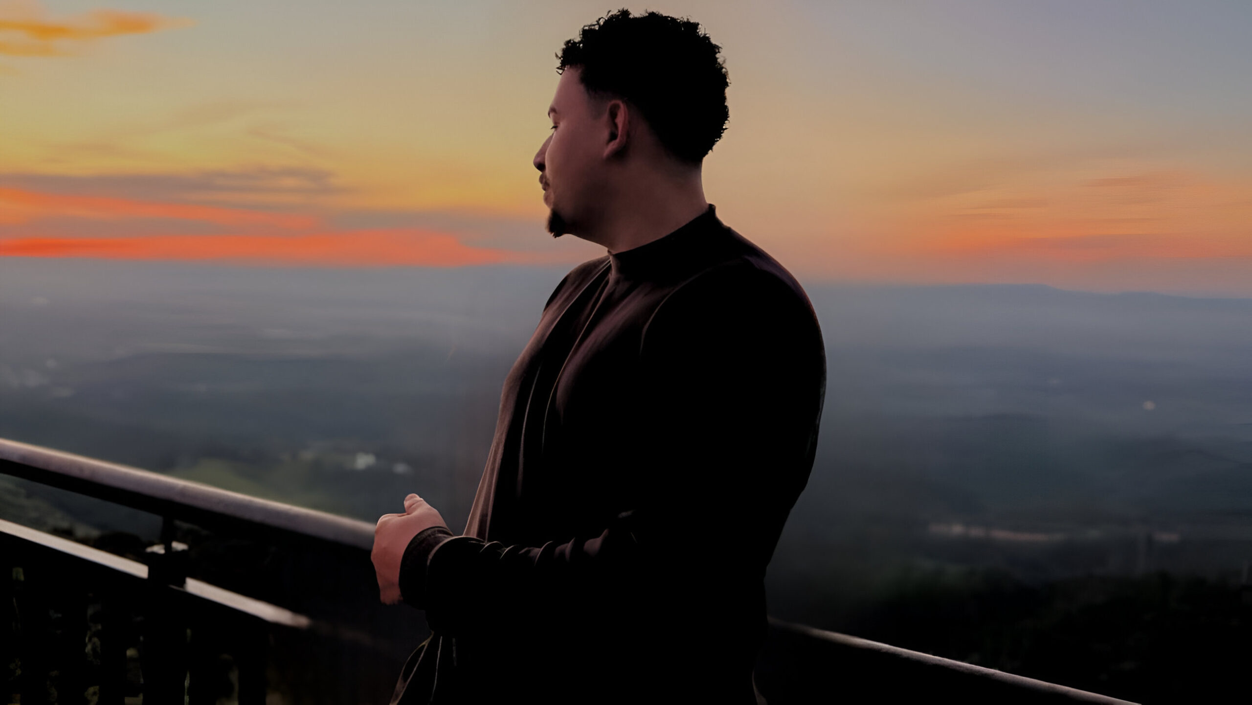 Daniel Freittas lança o single “Filho”, uma declaração de identidade e redenção em Cristo