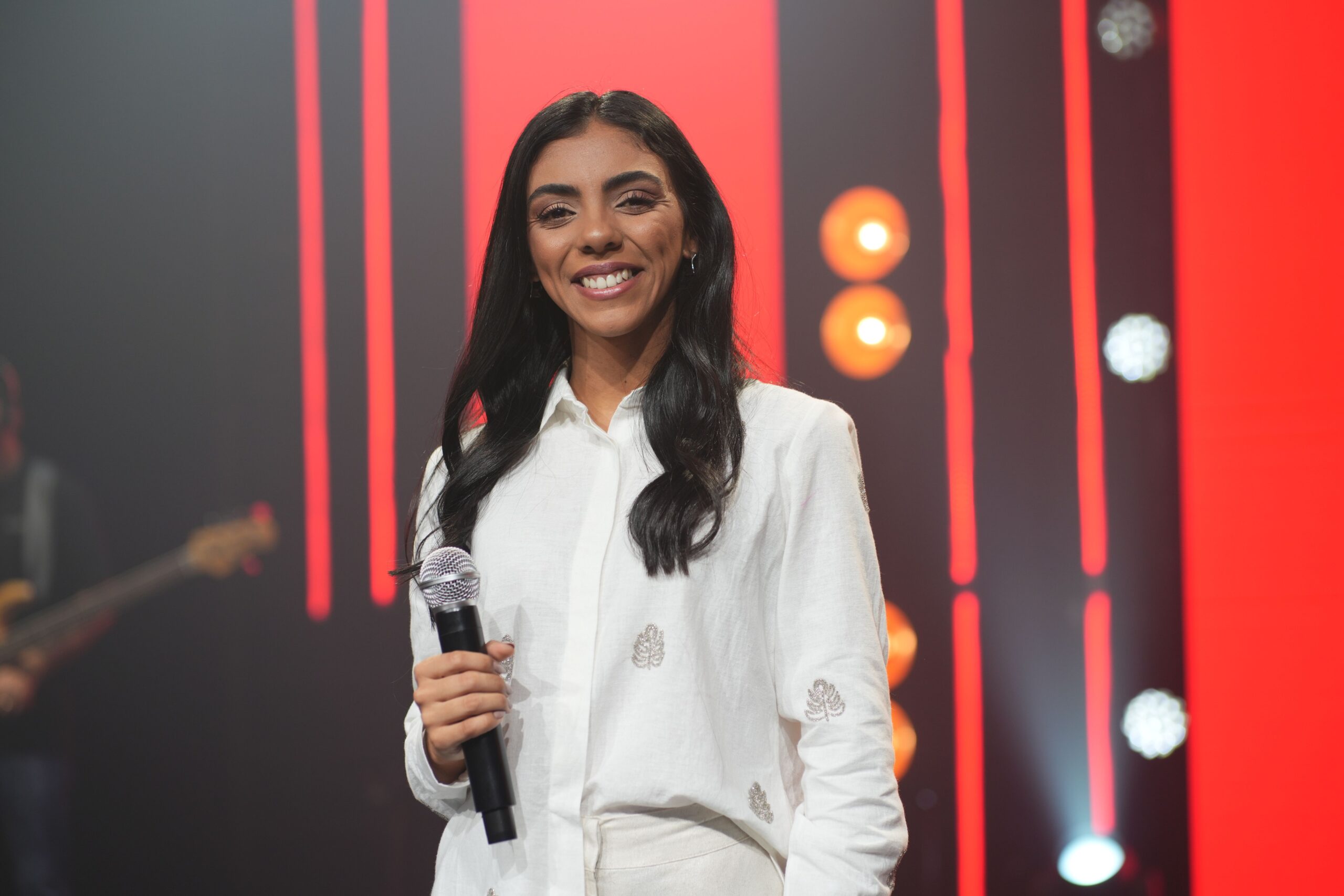Tawany Camargo lança o EP “Passa Por Aqui” e apresenta clipe da canção “A Morte Vencestes”