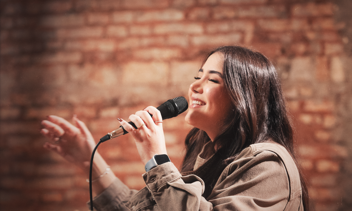 Brenda Danese apresenta o single e clipe “Abandono o Meu Poço”