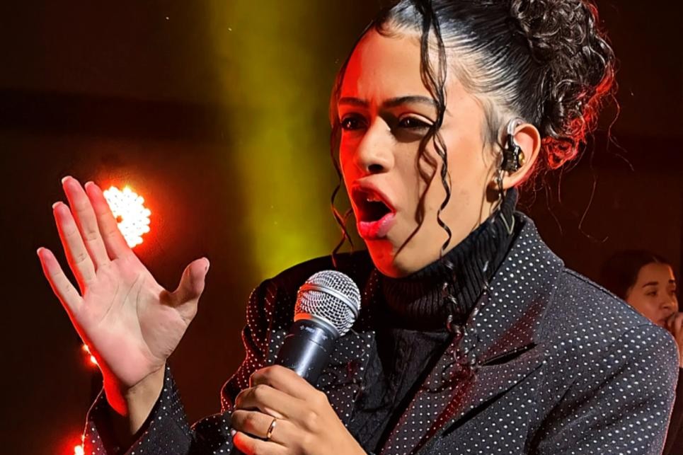 Lorrane Luz lança o single e videoclipe “Faraó”, um hino de fé e libertação