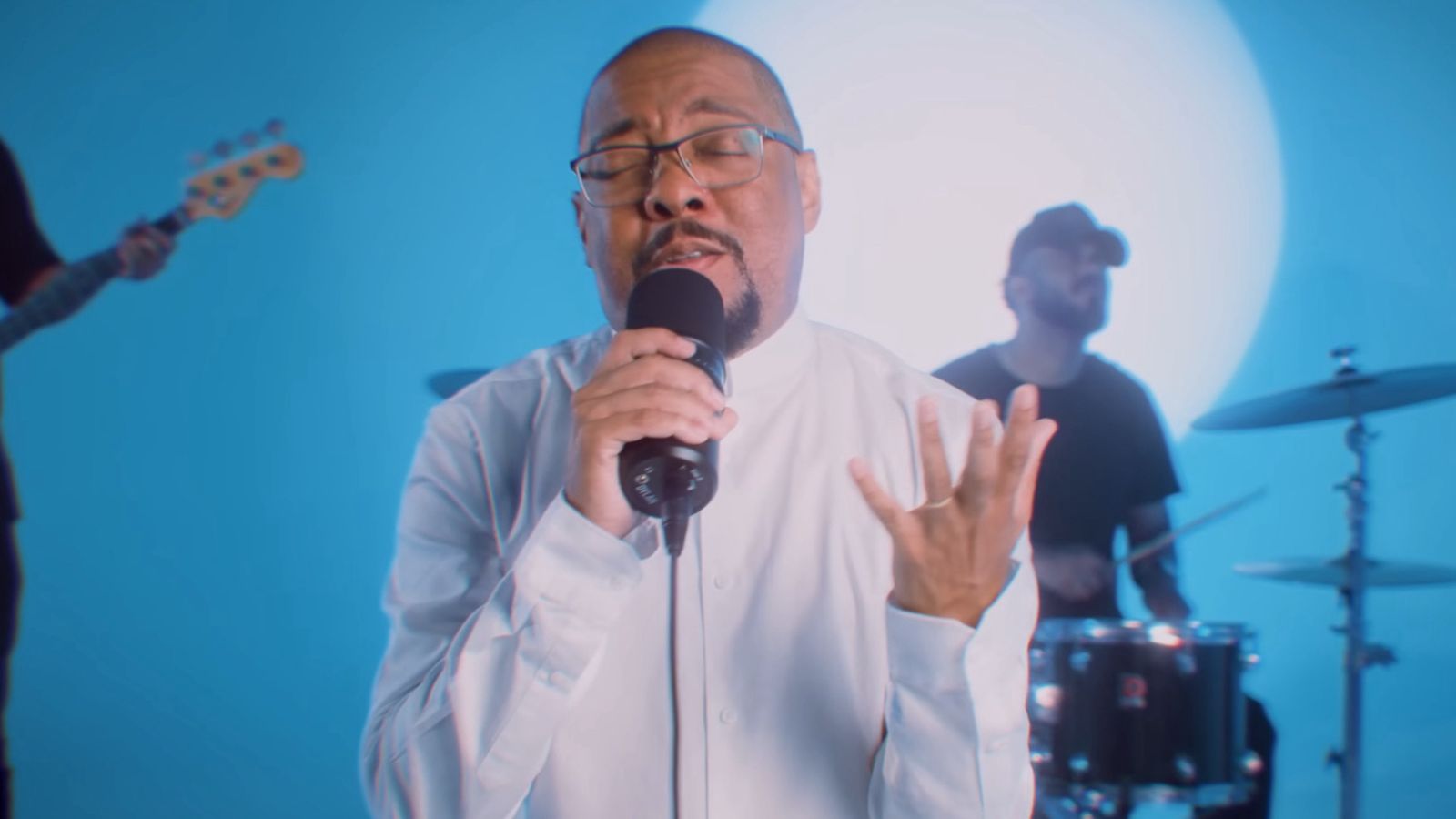 Diácono Alberto Araújo apresenta “Há Poder” e reforça sua missão musical no cenário cristão