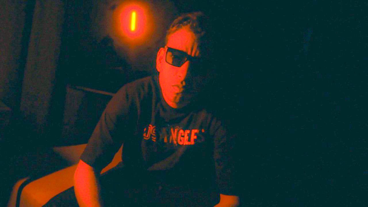 “Dias Ruins”: novo single de Adriano Cesar pela TRDD Records leva esperança em meio à dor