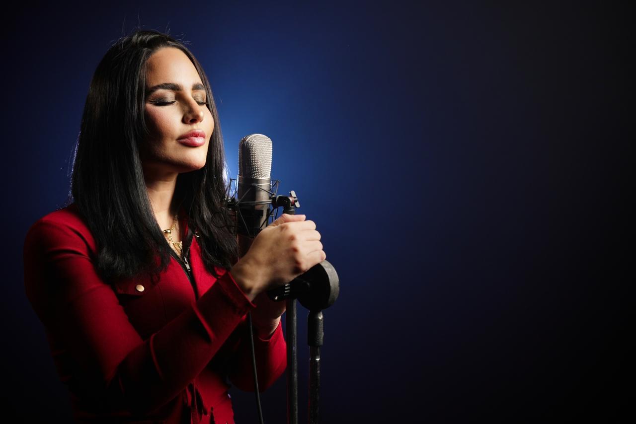 Perlla lança “Jeová Jireh” em versão pagode